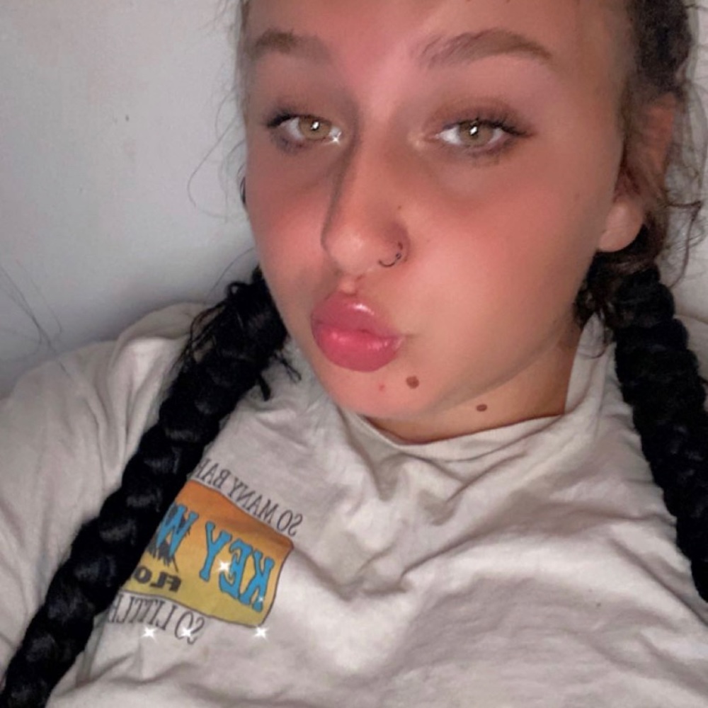 Meet your Posher, Nadia